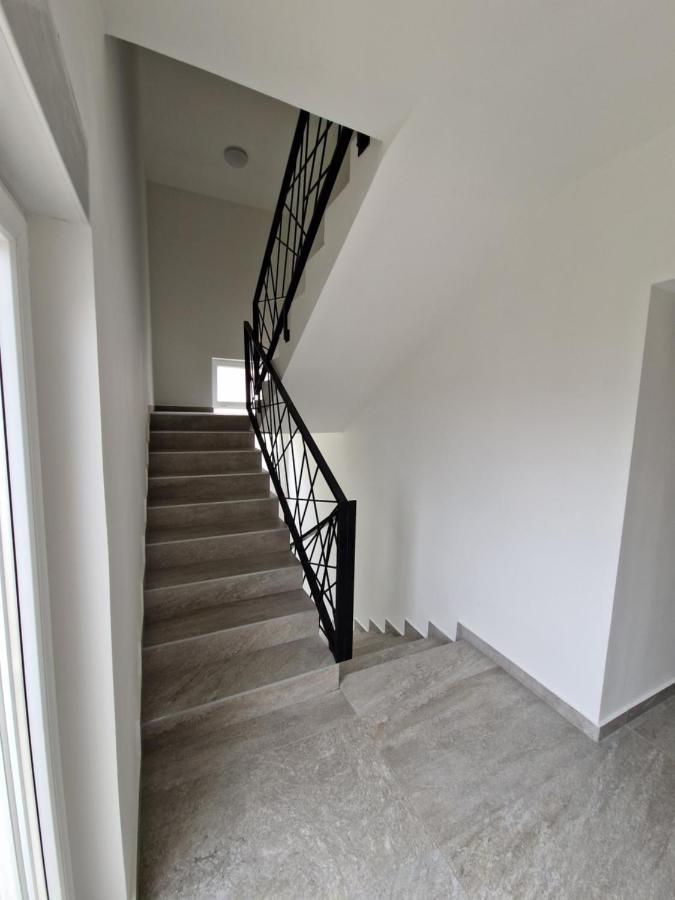 Emmi Nemira Omis Apartman Kültér fotó