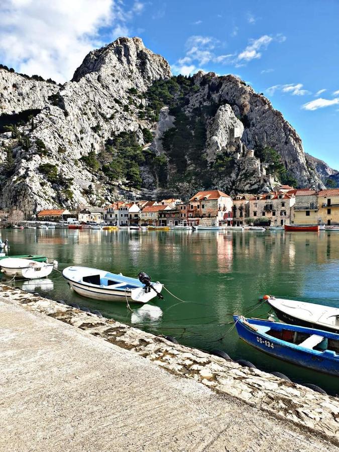 Emmi Nemira Omis Apartman Kültér fotó