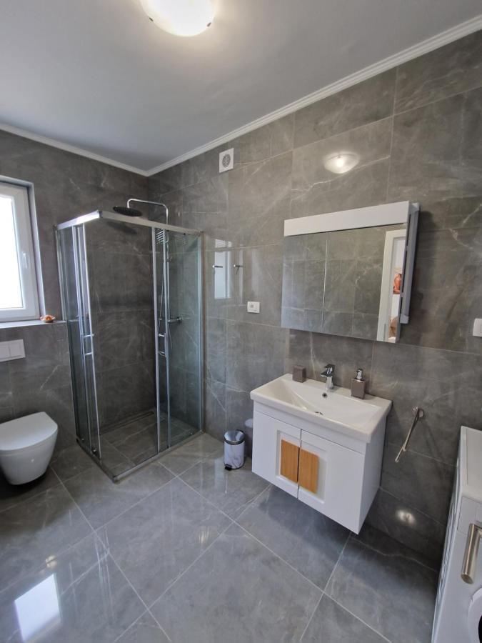 Emmi Nemira Omis Apartman Kültér fotó